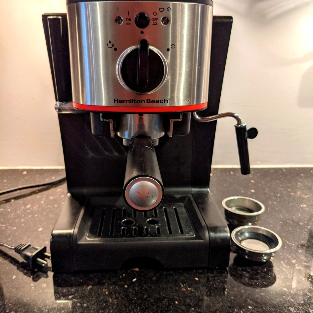 Hamilton Beach 15 Bar Italian Pump Espresso, Latte